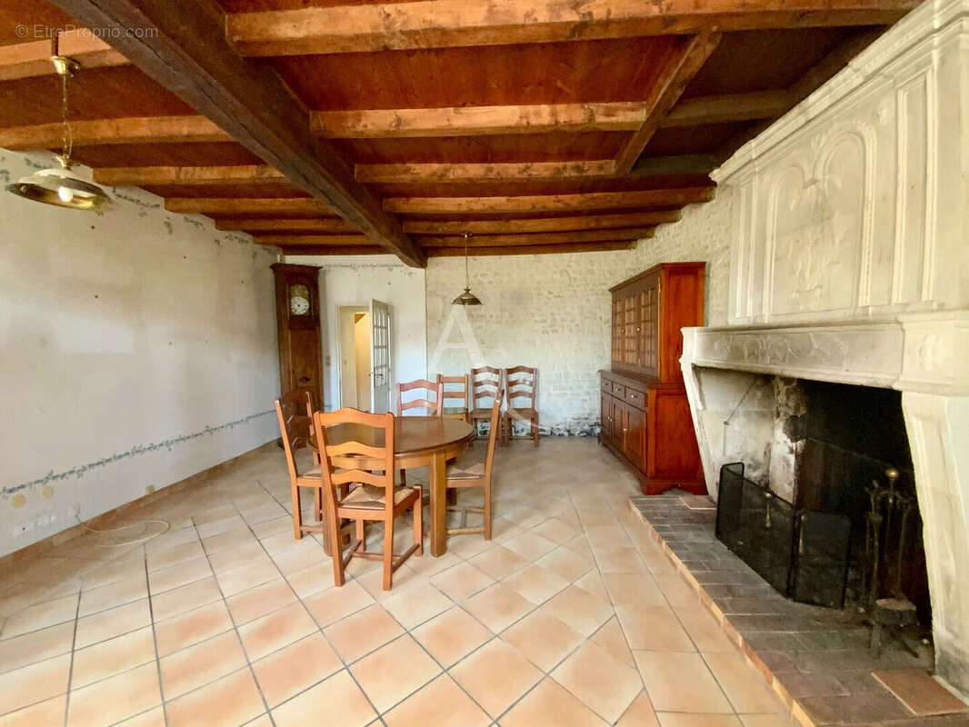Maison à SAINTES