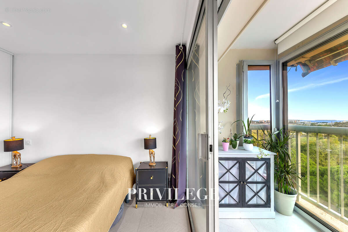 Appartement à MANDELIEU-LA-NAPOULE