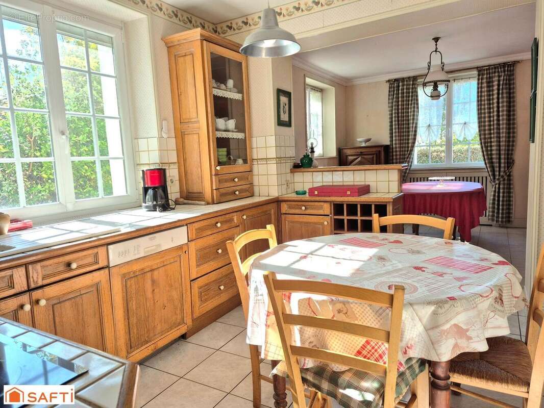 Maison 125 m² à Saint-Vougay  - photo 2
