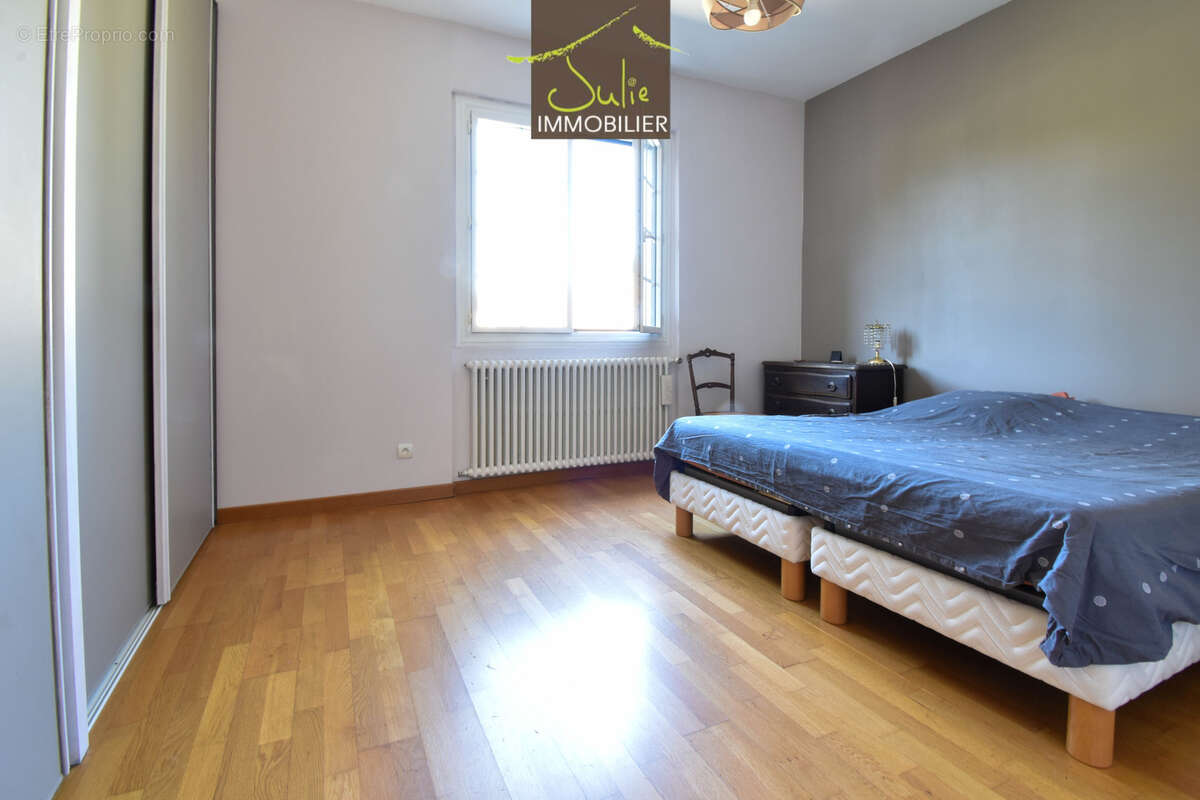 CERIZAY - Spacieuse maison de 250 m2 avec piscine - photo 6