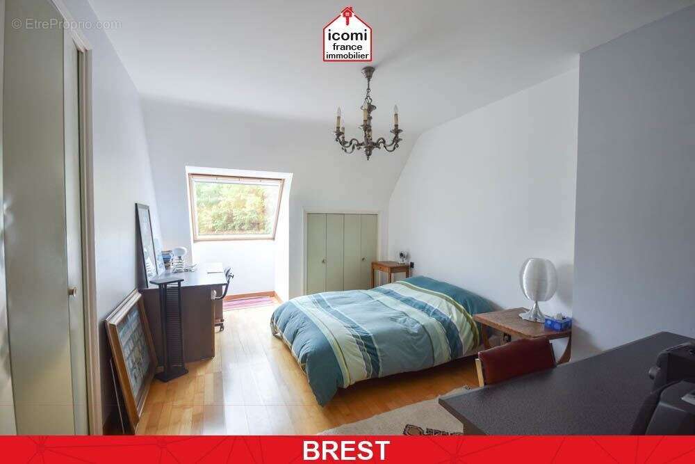 Finistere - brest (29200) - a vendre maison d’architecte de 248 m² – 5 chambres - jardin sans vis-vis de 2300 m² - garage de 41  - photo 10