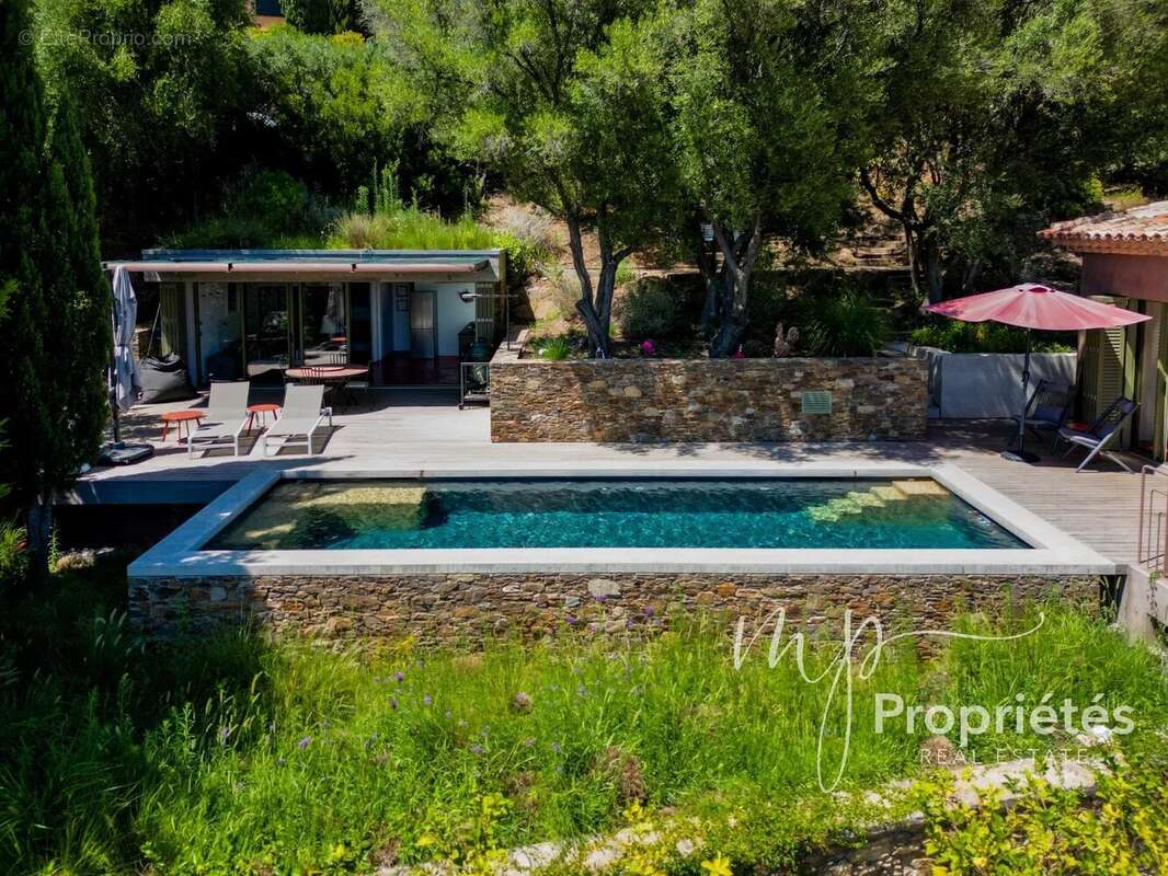 Maison à BORMES-LES-MIMOSAS