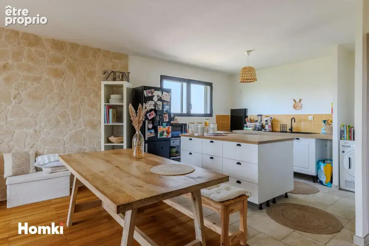 MIONS – Maison familiale de 158 m² avec véranda de 28 m² sur terrain de 777 m² - photo 4