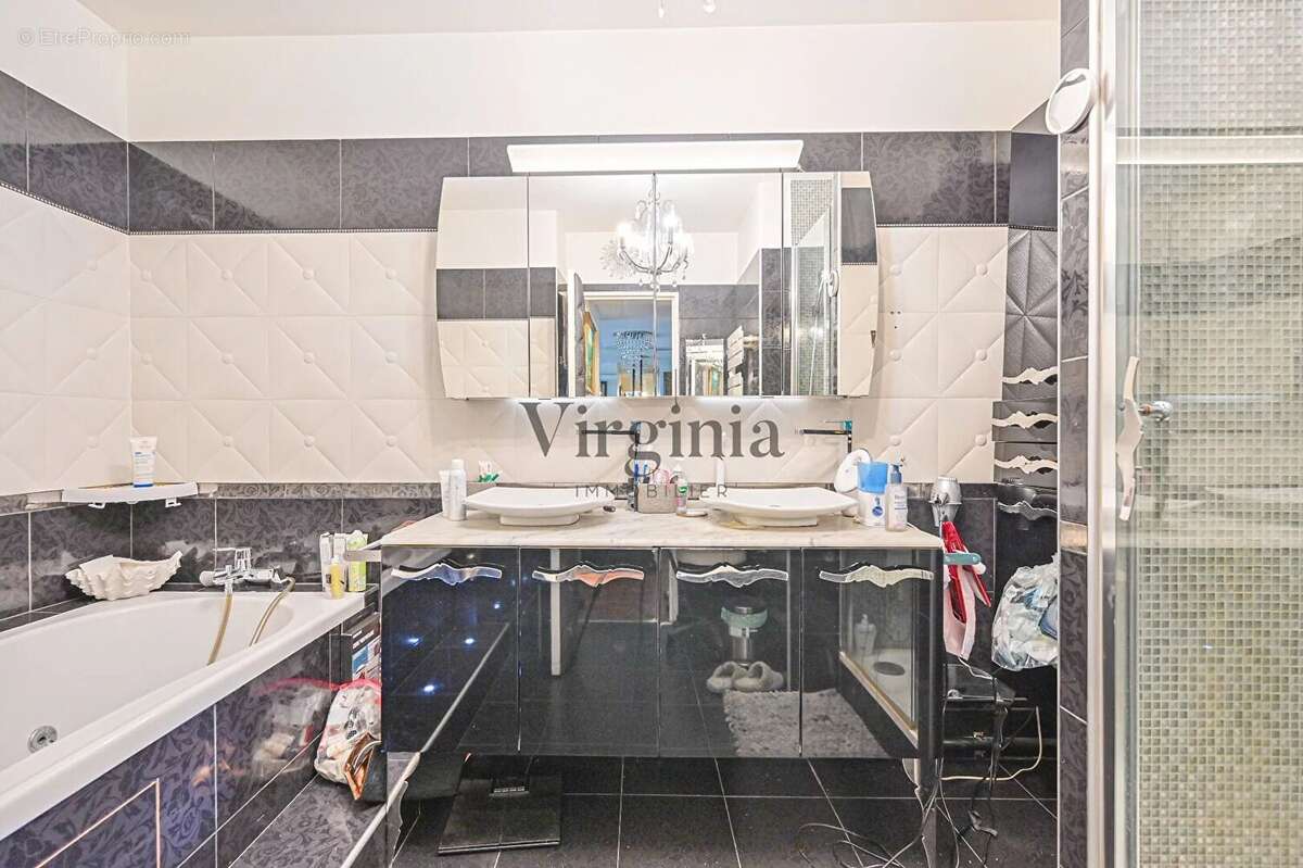 Appartement à CHARENTON-LE-PONT