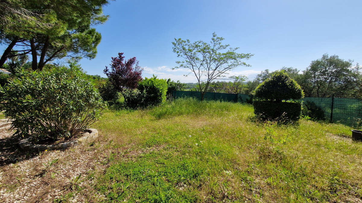 Maison à CRUVIERS-LASCOURS