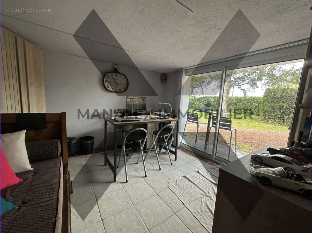 Maison à COMMELLE-VERNAY