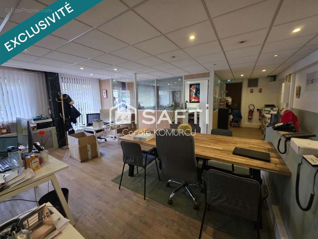 Photo 4 - Commerce à LA CELLE-SAINT-CLOUD