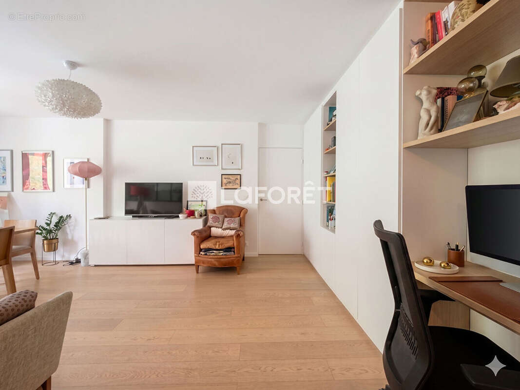Appartement à SURESNES