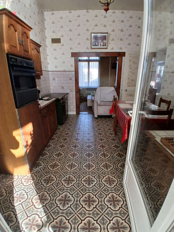 Grande Maison Familiale - Beau potentiel - photo 7