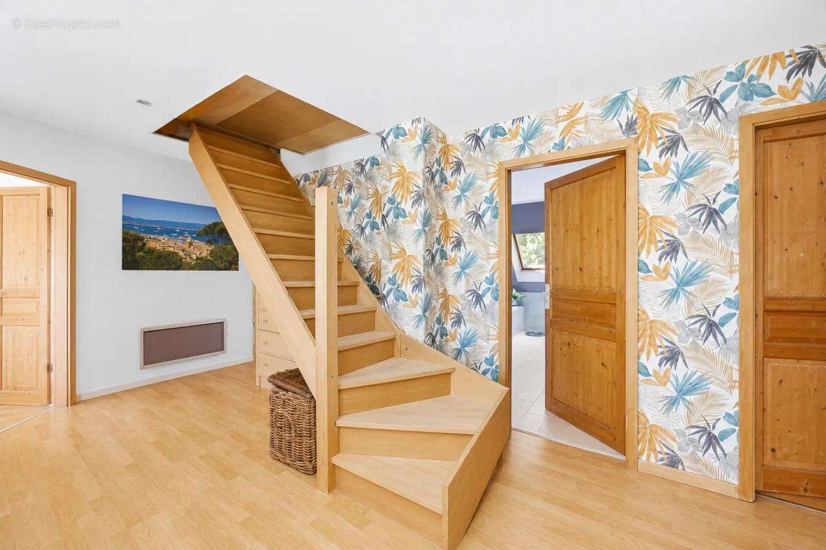 Propriété familiale de 185 m² avec piscine, sans vis-à-vis - photo 10