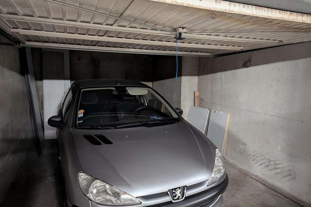 Parking à CARRIERES-SOUS-POISSY