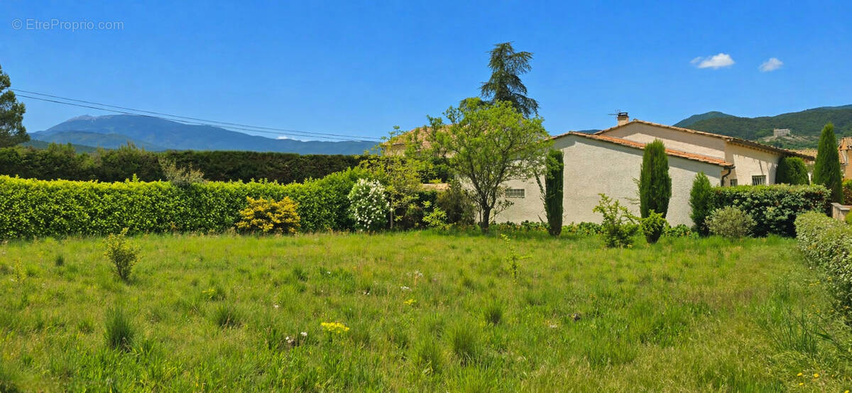 Terrain à VAISON-LA-ROMAINE