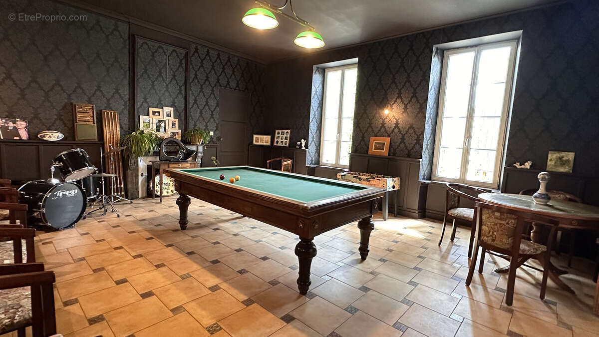 Maison à SAINT-JEAN-D'ANGELY