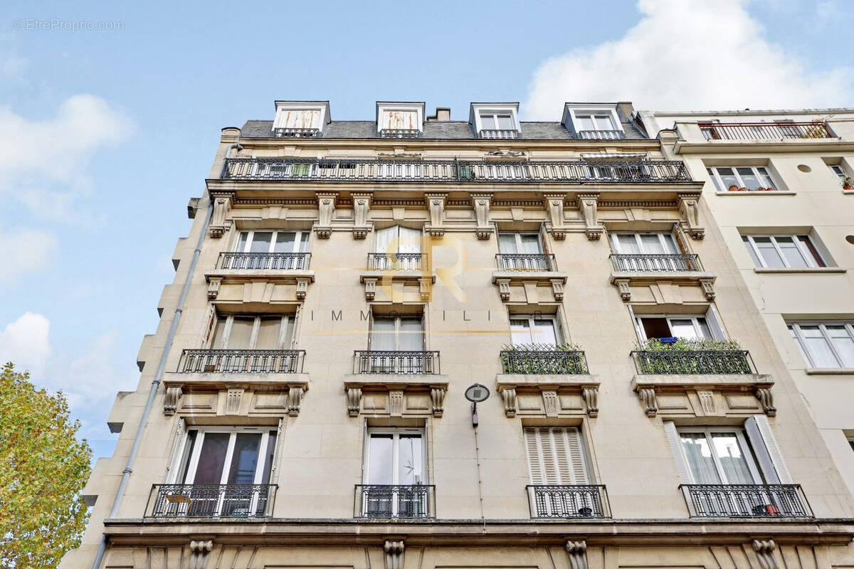 Appartement à PARIS-14E