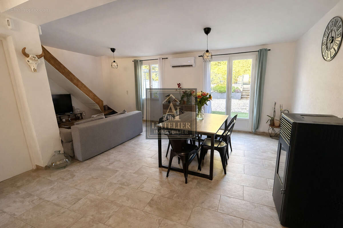 Maison de type 4 d'une superficie de 74 m2 avec garage sur une parcelle de 240 m2 - photo 8