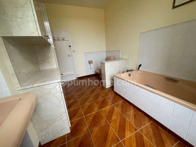 Maison  sur 8853 m2  avec étang, jardin plat et dépendances - photo 26