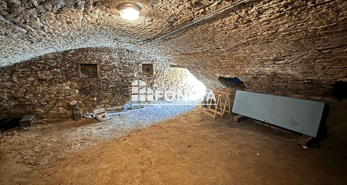 Maison à CONLIE