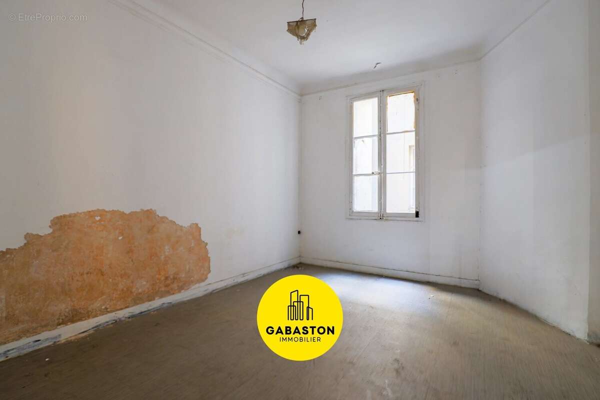 Appartement à MARSEILLE-1E