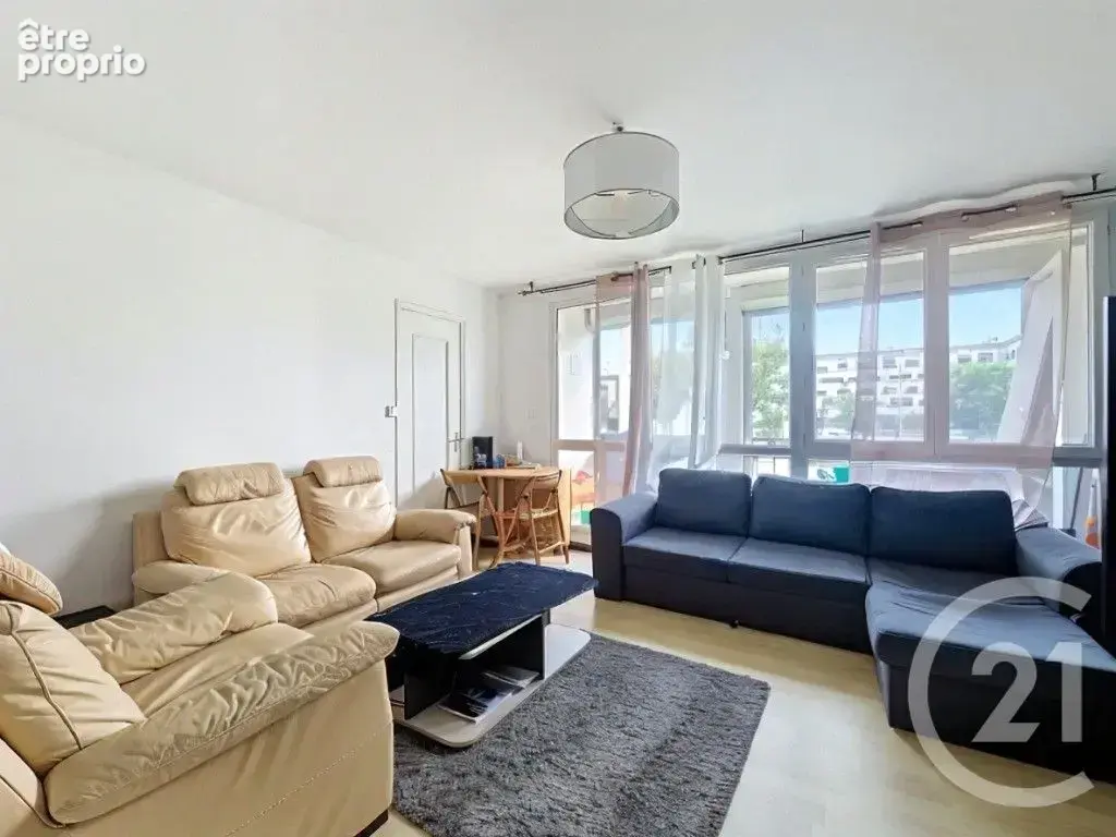 Appartement 65 m² à Venissieux  - photo 2