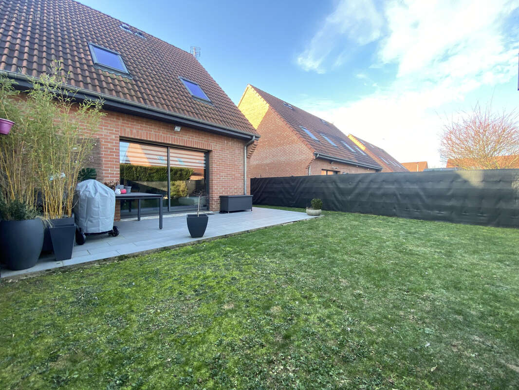 Maison à COURRIERES