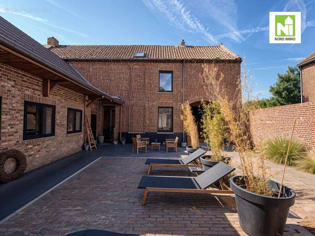 Corps de ferme - 294m2 - Terrain 6000m2 - photo 3