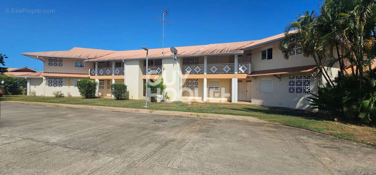 Appartement à REMIRE-MONTJOLY