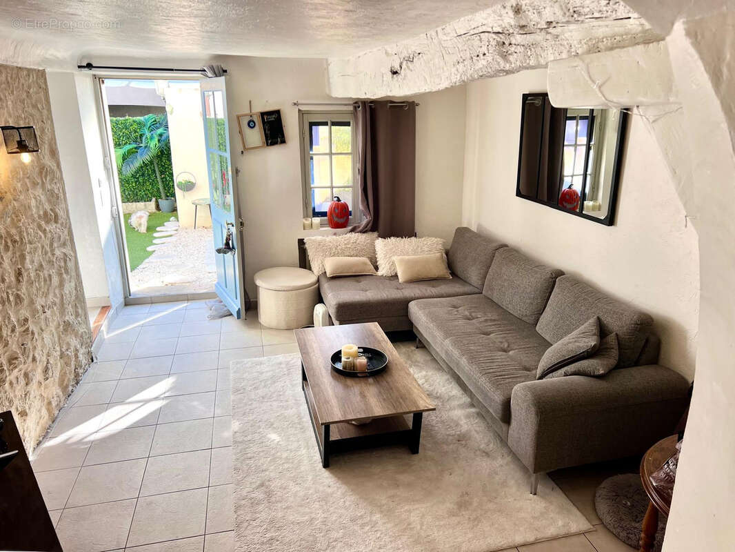 Appartement à LA COLLE-SUR-LOUP