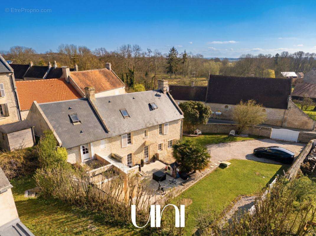 Maison à FONTAINE-HENRY