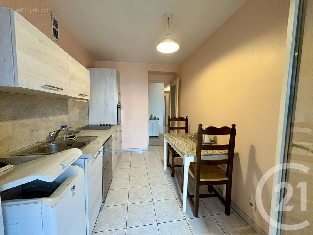 Appartement à MARSEILLE-4E