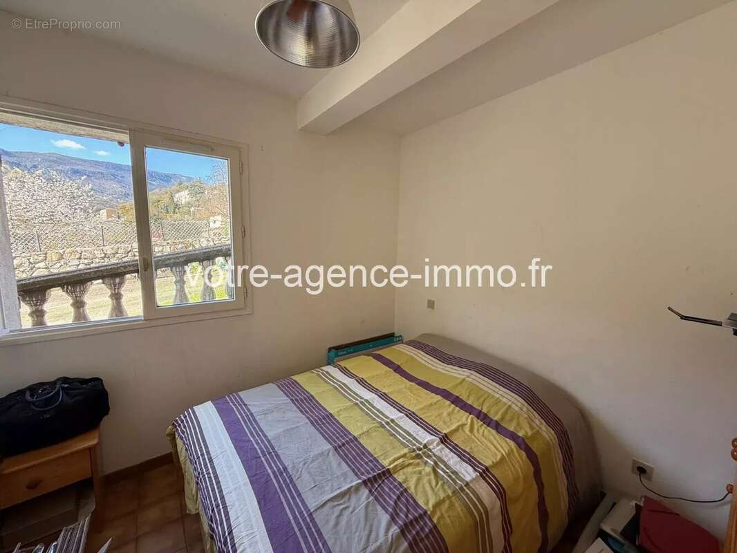 Appartement à CONTES