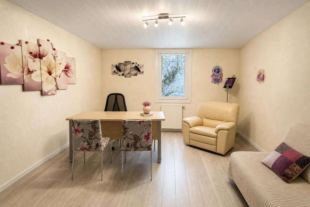 Les abrets-en-dauphiné (38490) – propriété atypique – 335 m² - photo 18