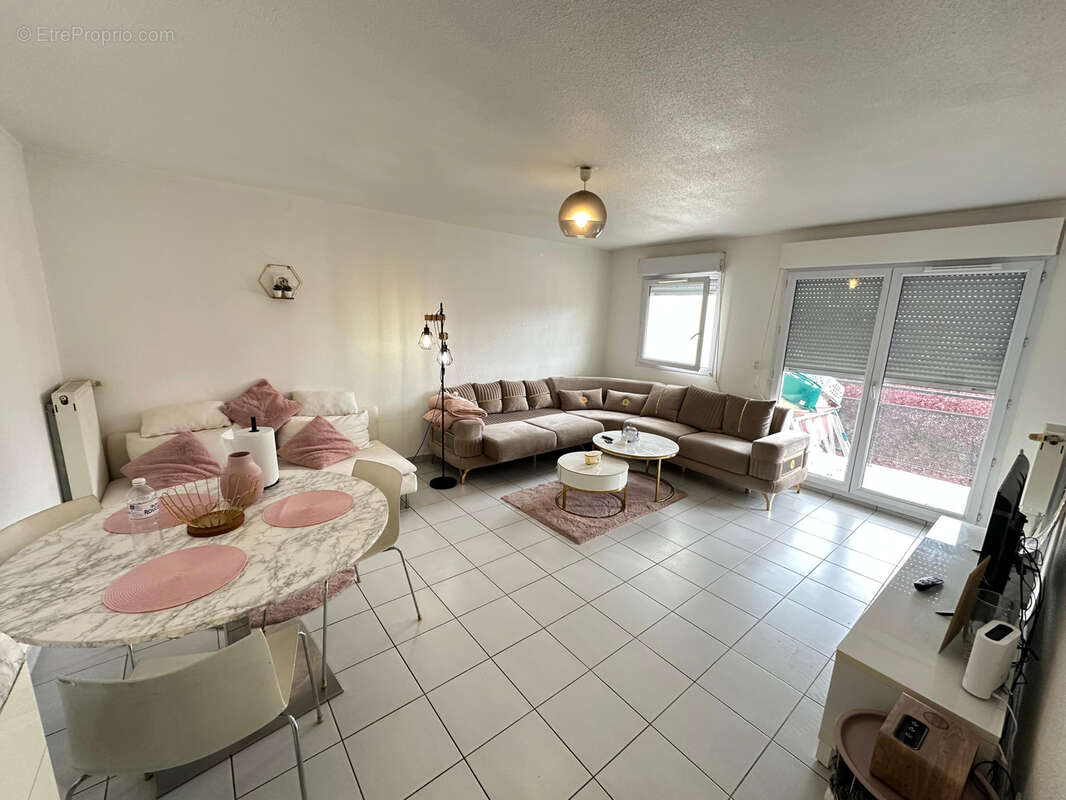 Appartement à COURCOURONNES
