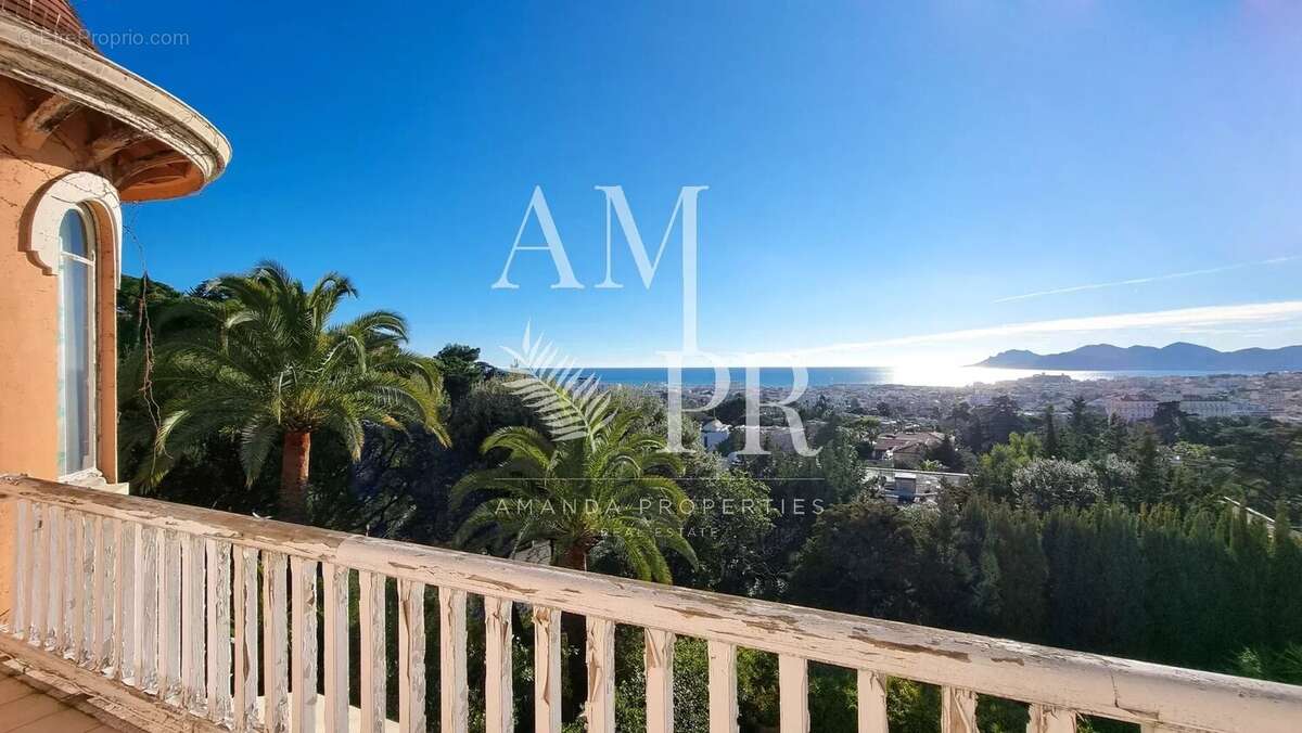 Cannes – Villa Belle Époque Iconique de Prestige avec Vue Mer Panoramique - photo 10