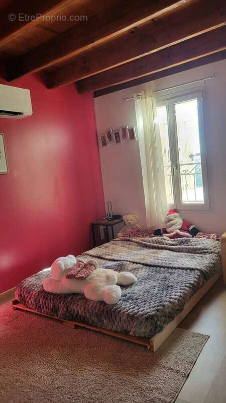 Appartement à ROMANECHE-THORINS