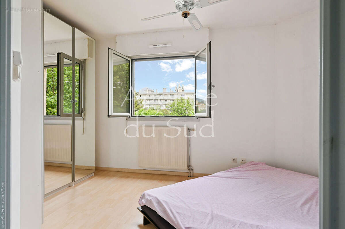 EXCLUSIVITE - Appartement Aubagne 2 pièce(s) 46.45 m² avec ascenseur. - photo 4