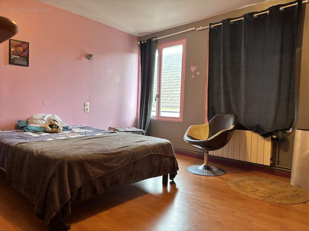 Maison à BONNETABLE