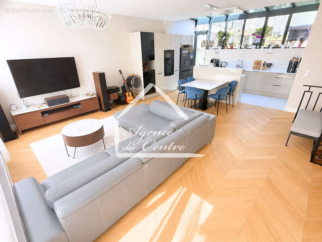 Centre - Ville - MAISON d'Architecte d'exception - photo 3