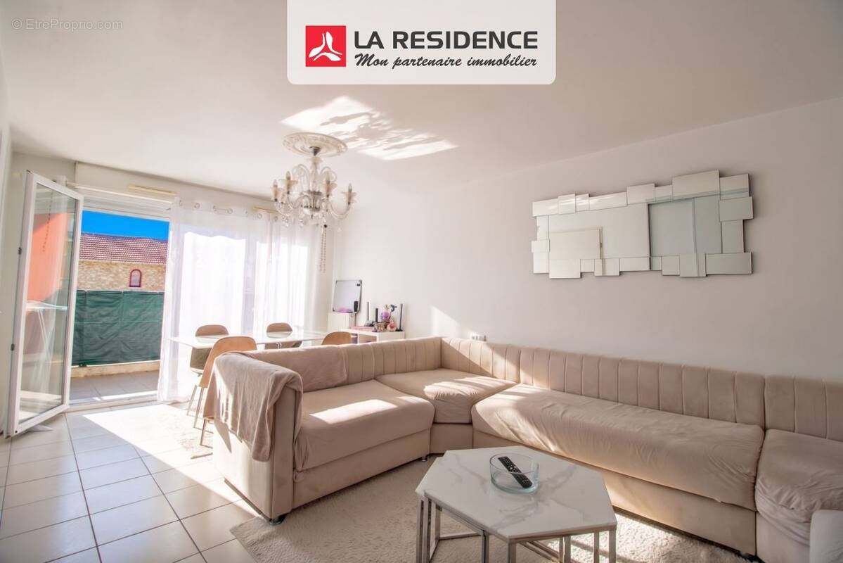 Appartement à CHANTELOUP-LES-VIGNES
