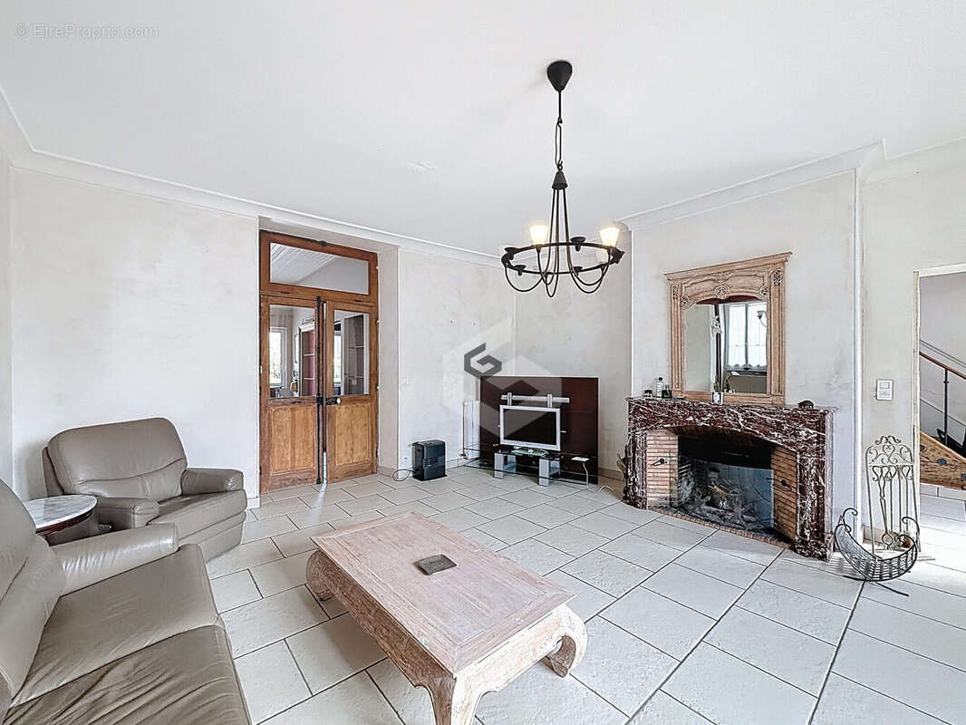 Maison 260 m² à Arcy-Sainte-Restitue  - photo 8