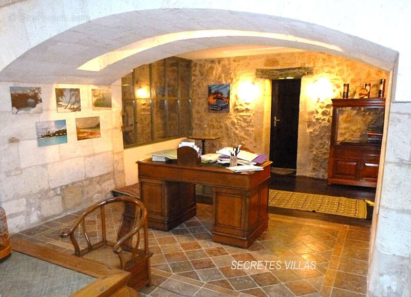 Maison à FARGUES-SAINT-HILAIRE