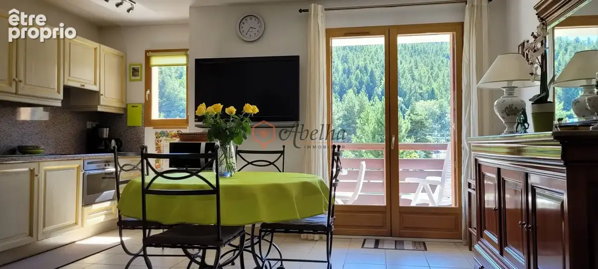 Appartement à LAYE