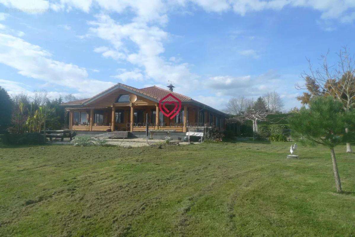 Maison à CASTELNAU-MAGNOAC