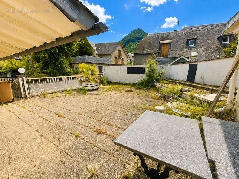 Ancien hôtel avec fort potentiel - photo 2