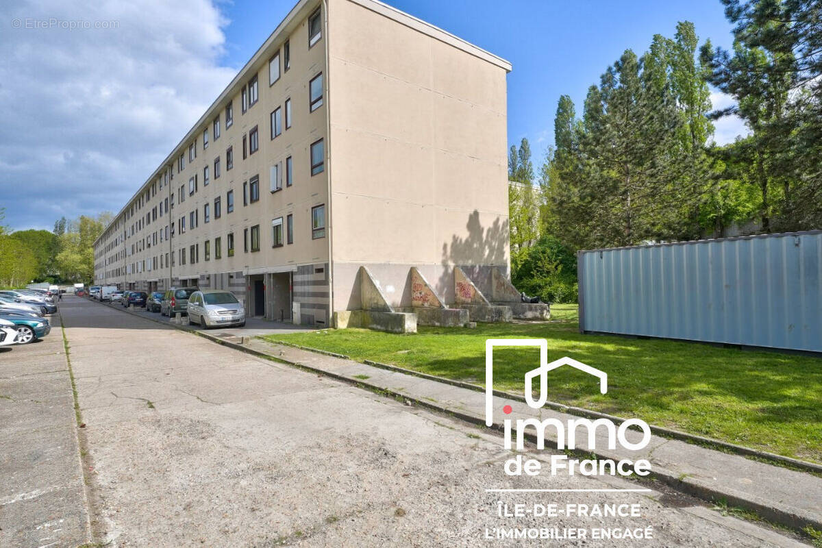 Appartement à CLICHY-SOUS-BOIS