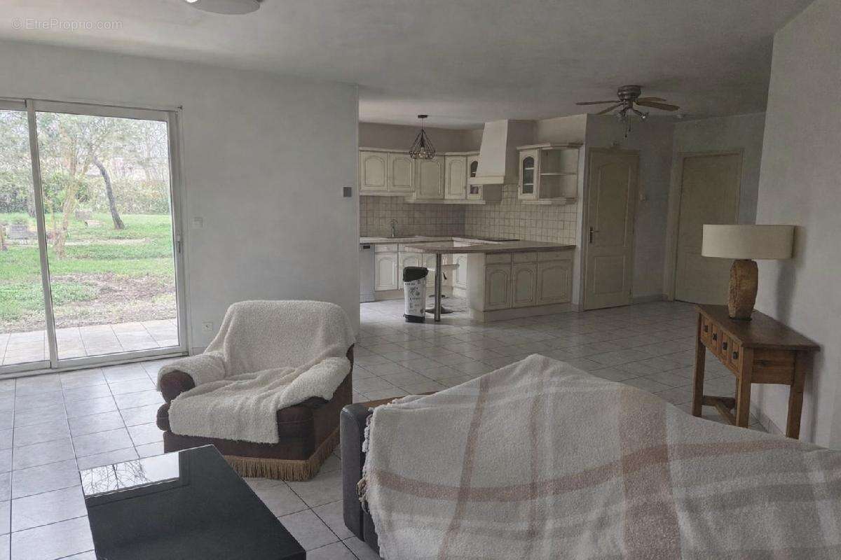 Maison 117 m² à Usseau  - photo 2