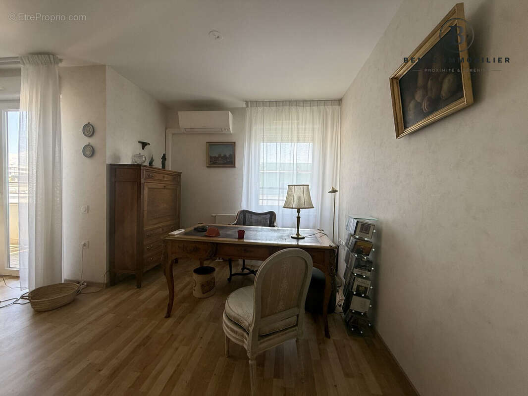 Coin bureau ou chambre à recréer - Appartement à OBERHAUSBERGEN