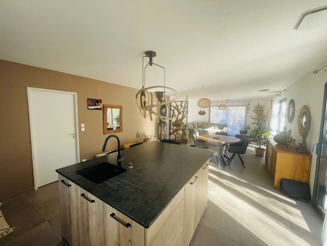 Maison à SAINT-ALBAN-AURIOLLES