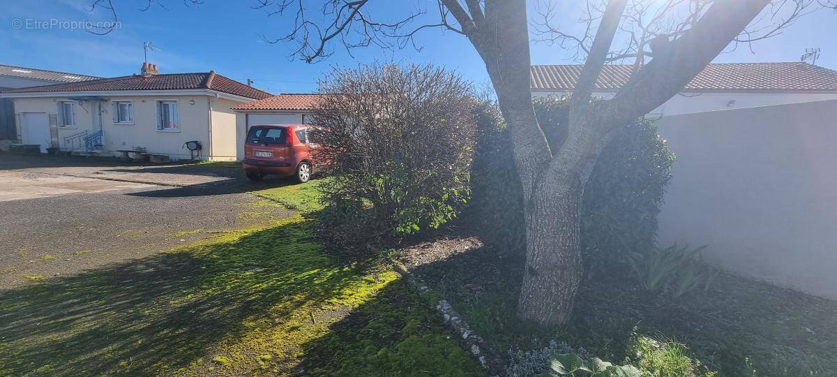 Maison à LA CRECHE