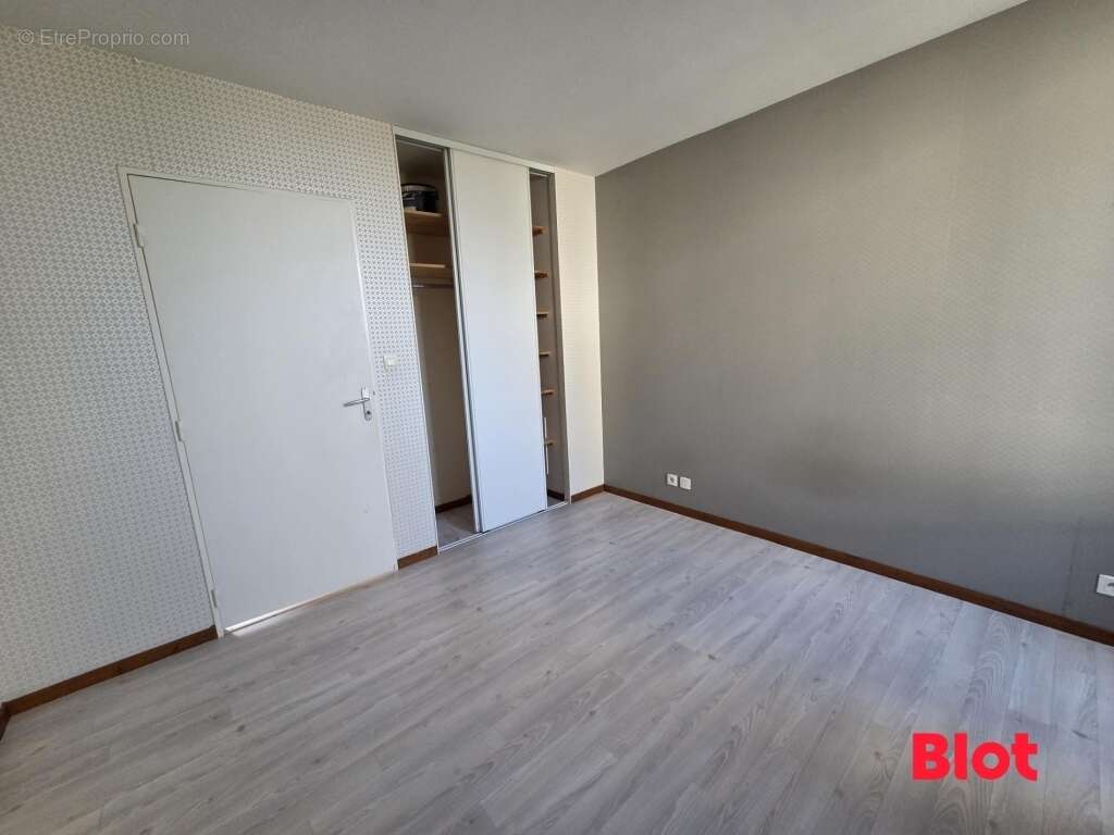 Appartement 60 m² à Saint-Jacques-De-La-Lande  - photo 6