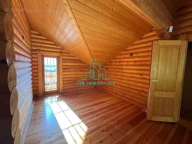 Maison à CHALLES-LES-EAUX